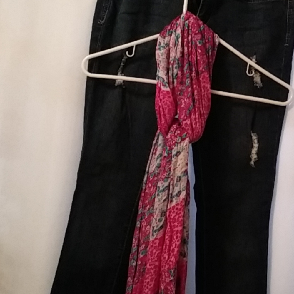 Scarf - Picture 3 of 4